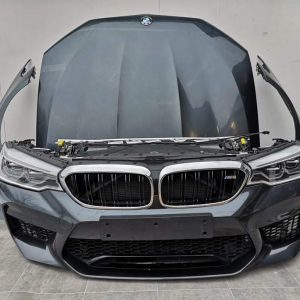 BMW M5 F90 komplektinis priekis, priekinis dangtis, žibintai, bamperis, sparnai, radiatorius